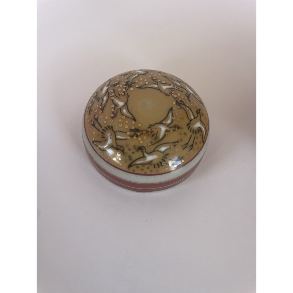 Vintage Japanese Ginger Jar Vase Crane Motif Gold Red Lidded Urn Made in Japan - Picture 11 of 16